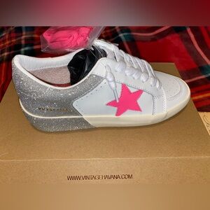 Vintage Havana Show The World Sneakers (NEW)